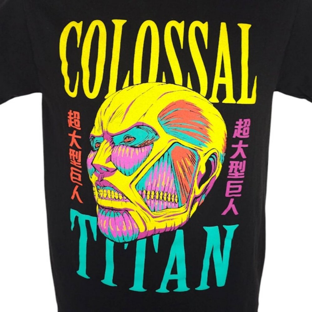 Attack On Titan T Shirt Mens Size Small Black Colossal Japanese Manga Series